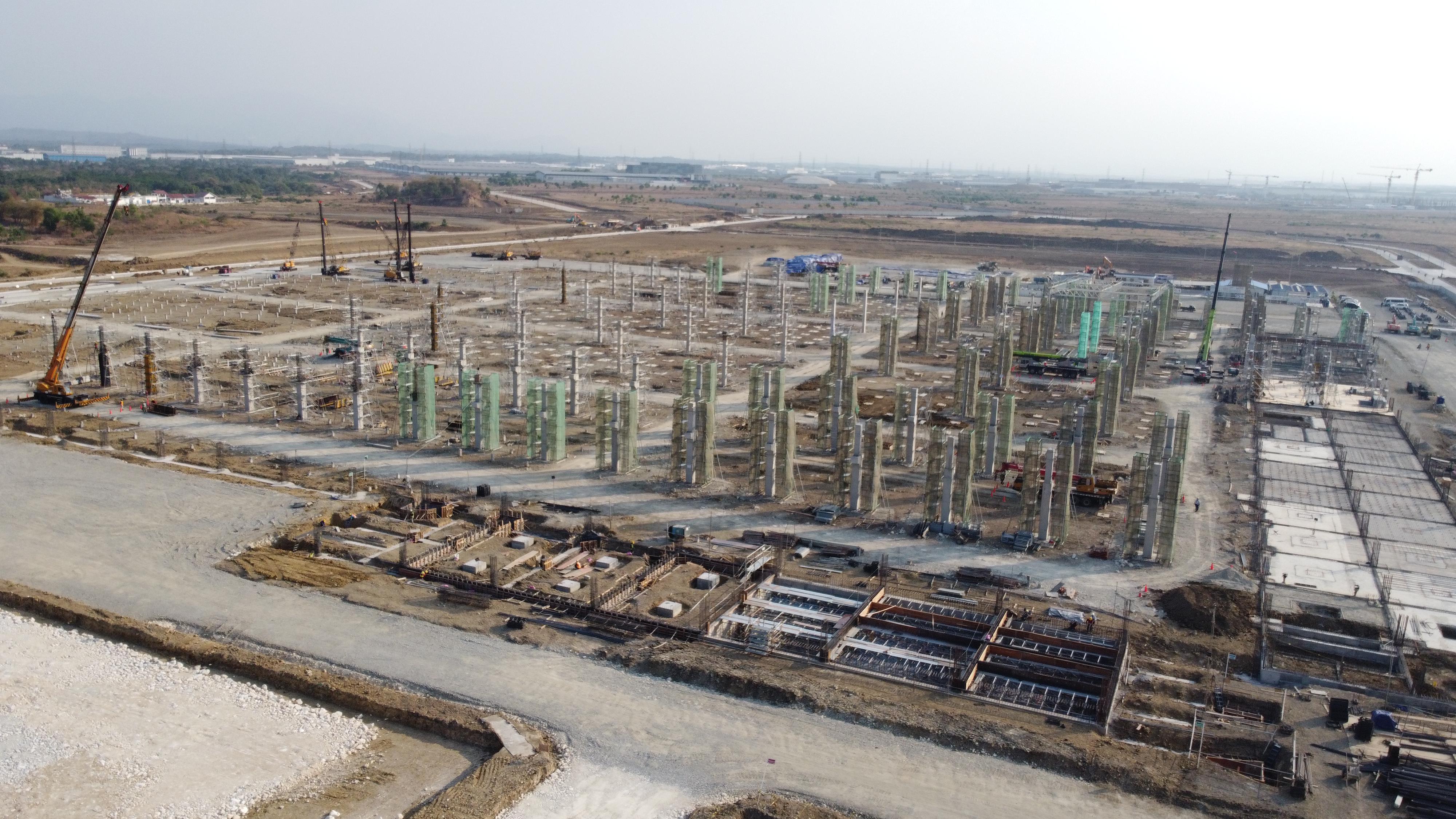 Formworks Column Structure at Daikin New Factory by Nusa Utama Konstruksi