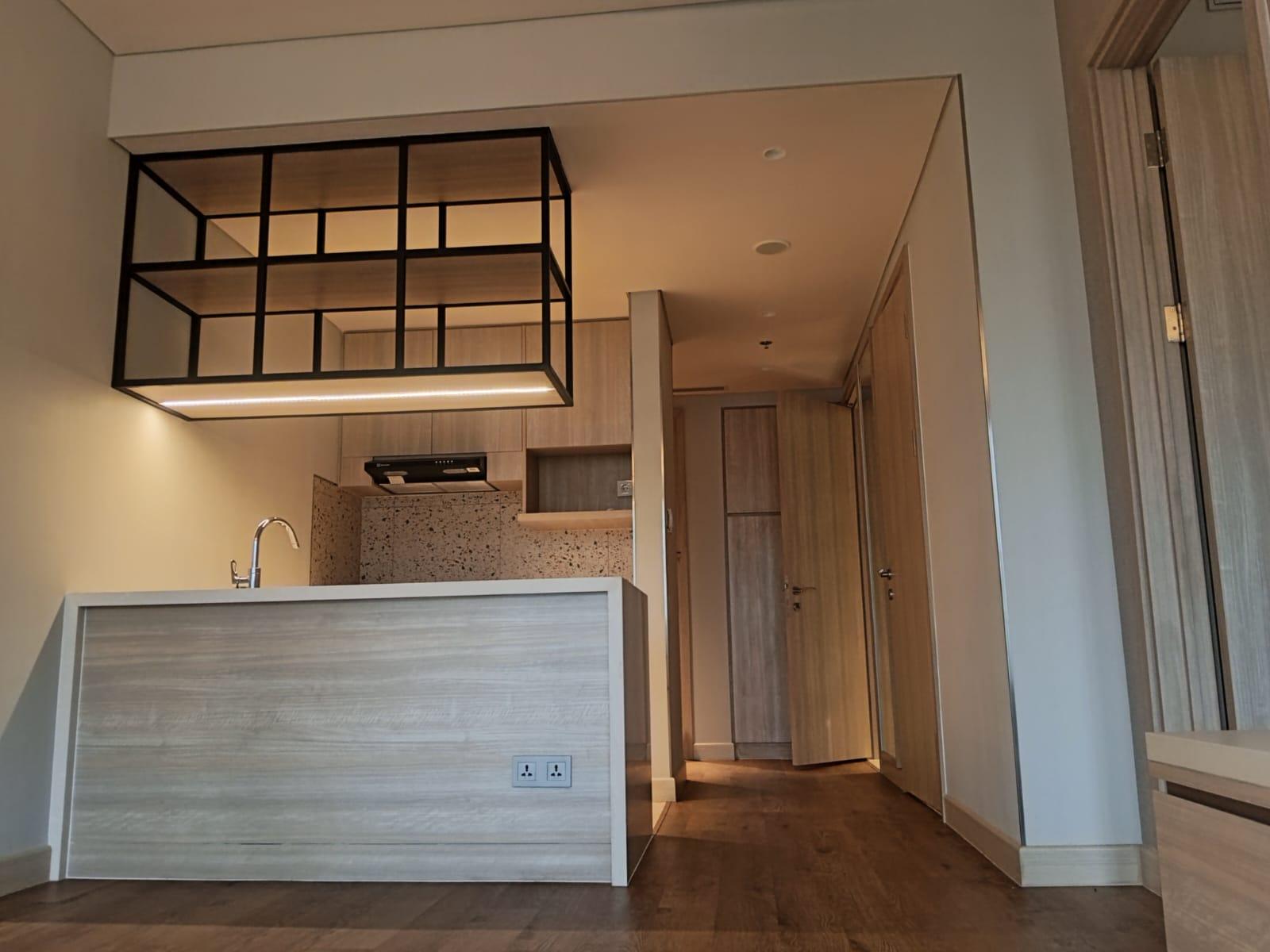 Pekerjaan Wallpaper di Branz Mega Kuningan