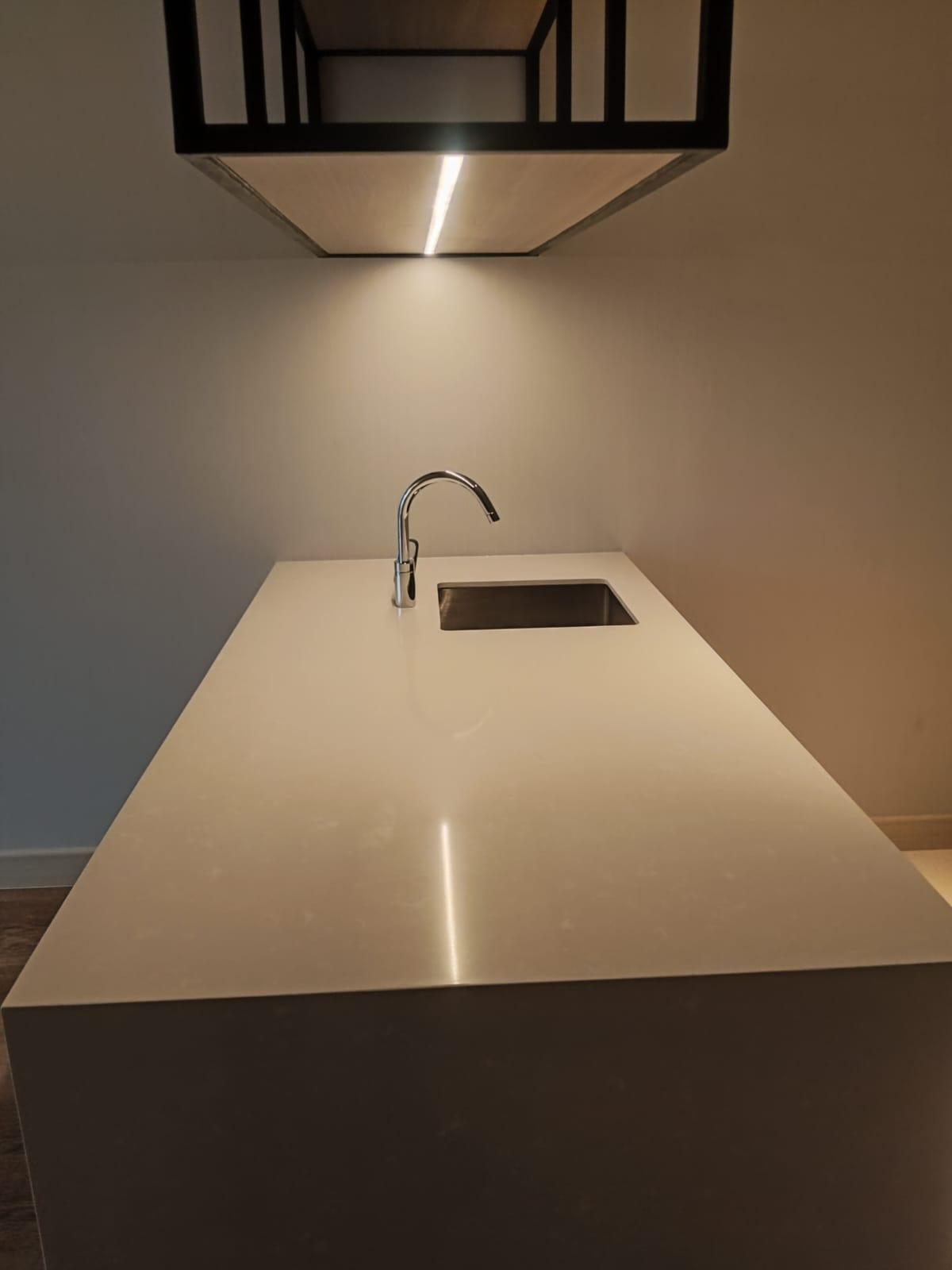 Top table Service Apartemen Branz mega Kuningan oleh Nusa Utama Konstruksi